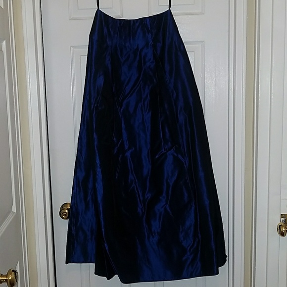 Skirt - Picture 2 of 3